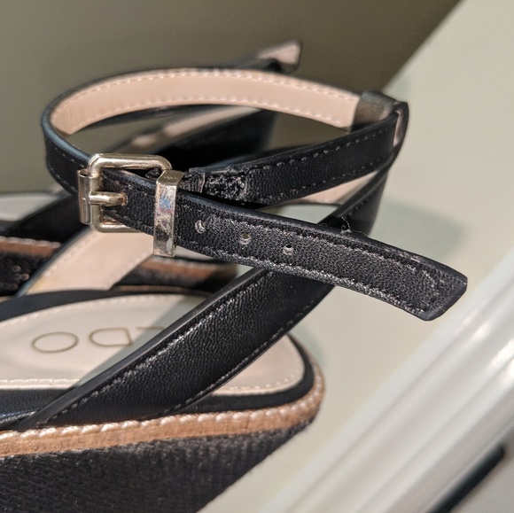 Shoes - Picture 7 of 8